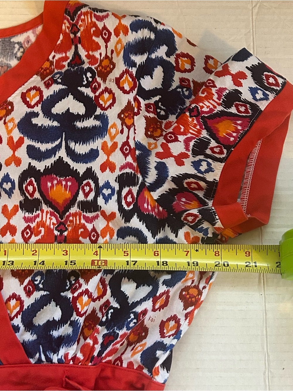 Koi Scrub Top Colorful Orange Multi V-neck Side Waist Tie Pockets Sz M - Picture 9 of 11